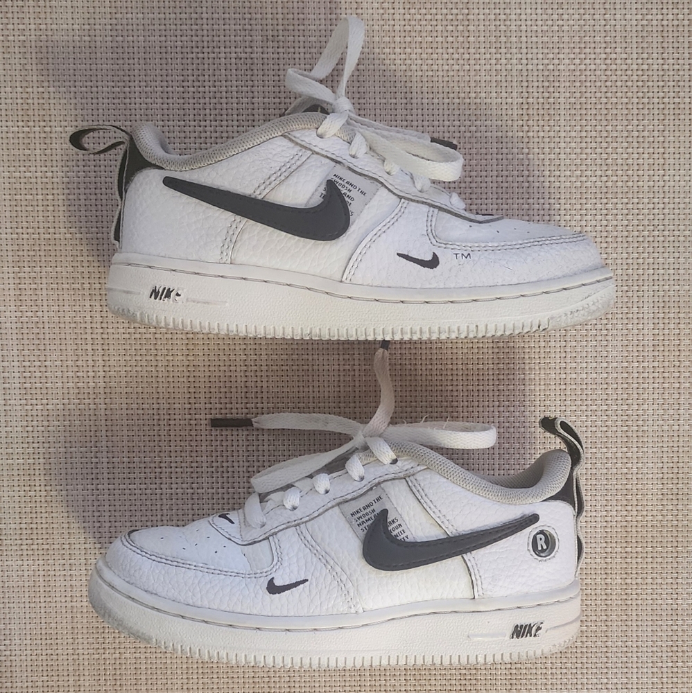 Air Force 1 White Utility LV8 Overbranding